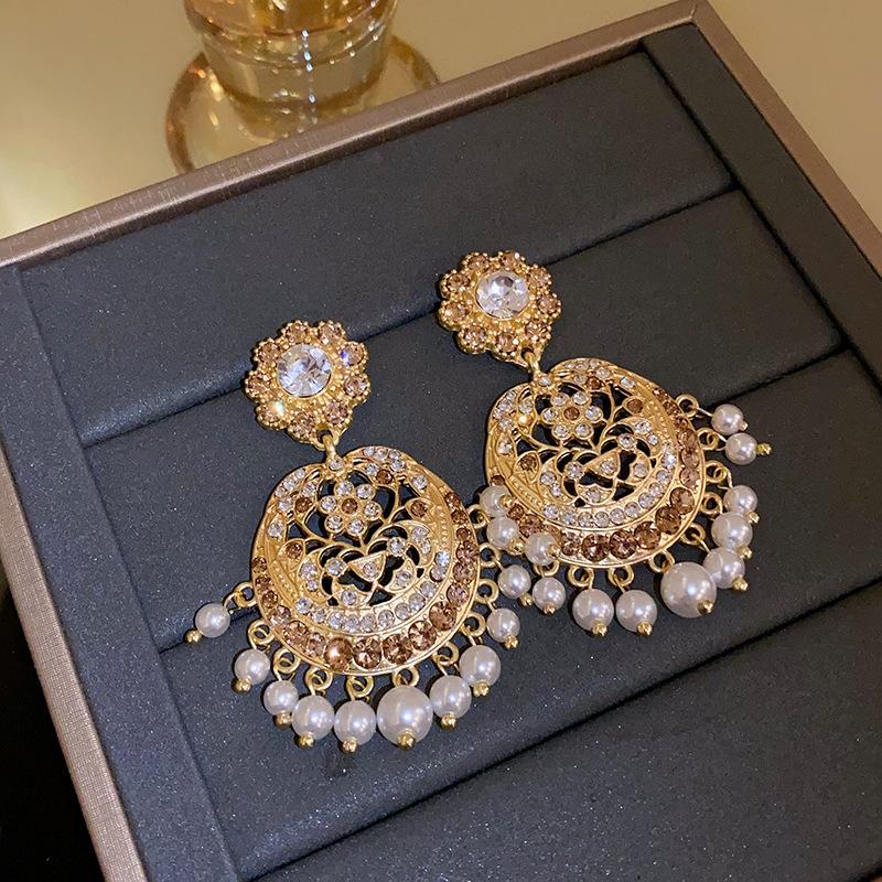 

Жемчужные серьги-пусеты в французском ретро средневековом придворном стиле, серьги с высоким чувством, легкие роскошные темпераментные серьги