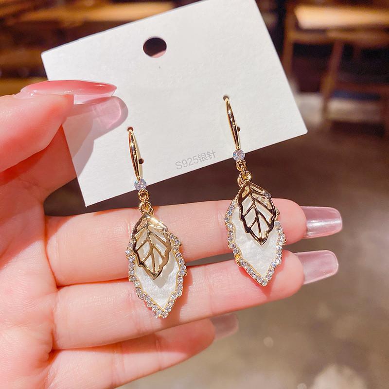 Korean Fashion 2025 Trend New Summer Earrings Female Leaf Crystal Pendant Earings Hook for Women Jewelry Accessories Gift