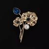 Retro Qingqing Lotus Brosche, Vielseitige und elegante Perlen-Lotusblatt-Brosche, Leichter Luxus und Nischen-Design-Sinn-Brosche
