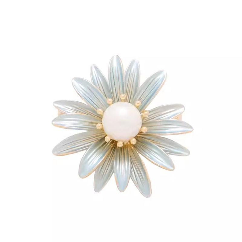 Pearl Flower Brooch, High-end Feminine Elegance, Luxurious and Exquisite Brooch