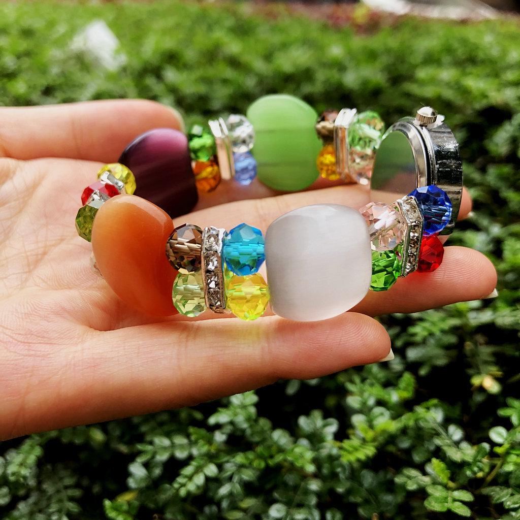 Trendy Women's Seven-Color Cat's Eye Bracelet Watch with Inlaid Diamonds