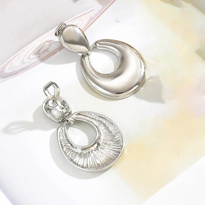 Vintage Golden Smooth Teardrop Clip on Earrings for Women Metal Thick Geometric Non Pierced Drop Earring Statement Party Jewelry