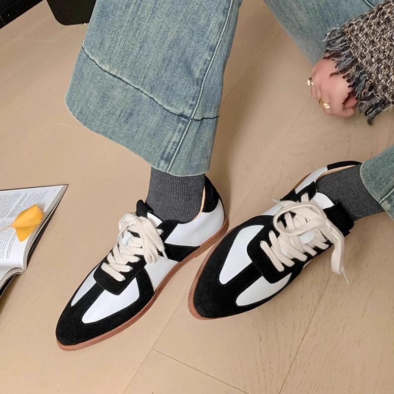 Fashion 2025 New Vintage Casual Sports Shoes for Women Leather Hiking Sneakers Men Platform Walking Athletic Shoe Unisex Loafers
