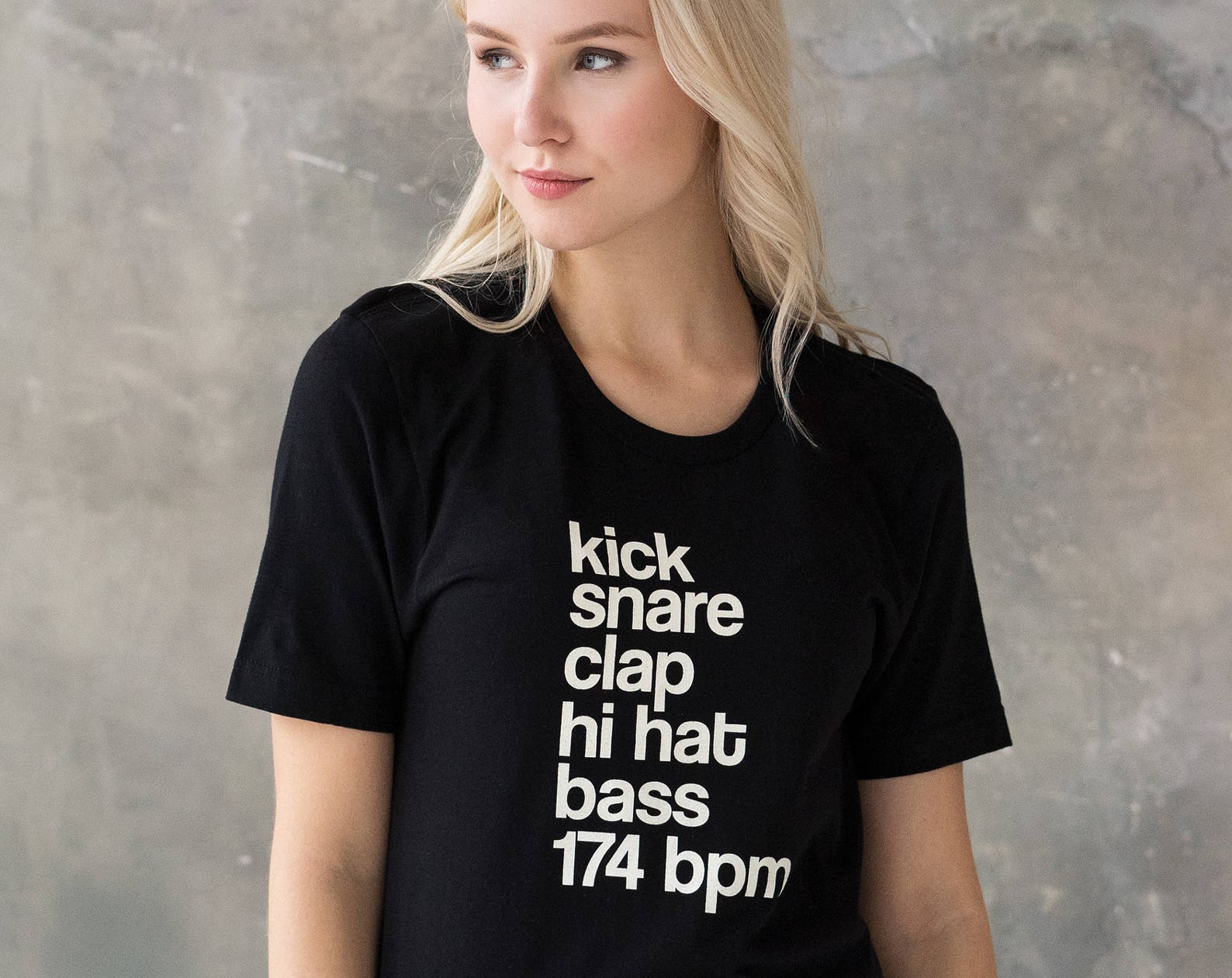 Drum & Bass Music T-Shirt: Kick Snare 174 BPM Synth Tee XL