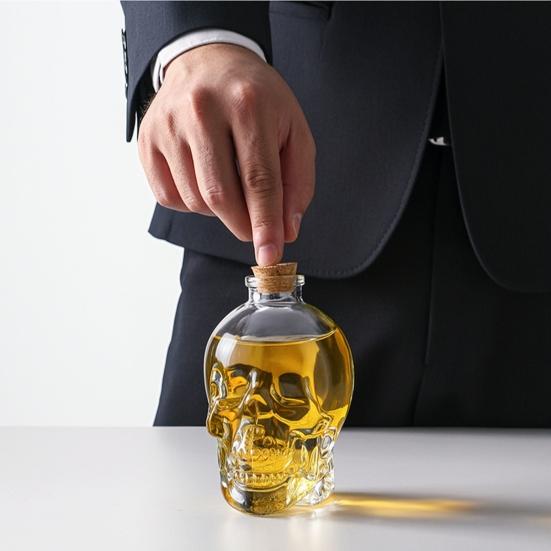 Skleněná karafka ve tvaru lebky, 3D gotická láhev na whisky se zátkou, Nový dávkovač likérů pro domácí bar, Halloweenský dárek