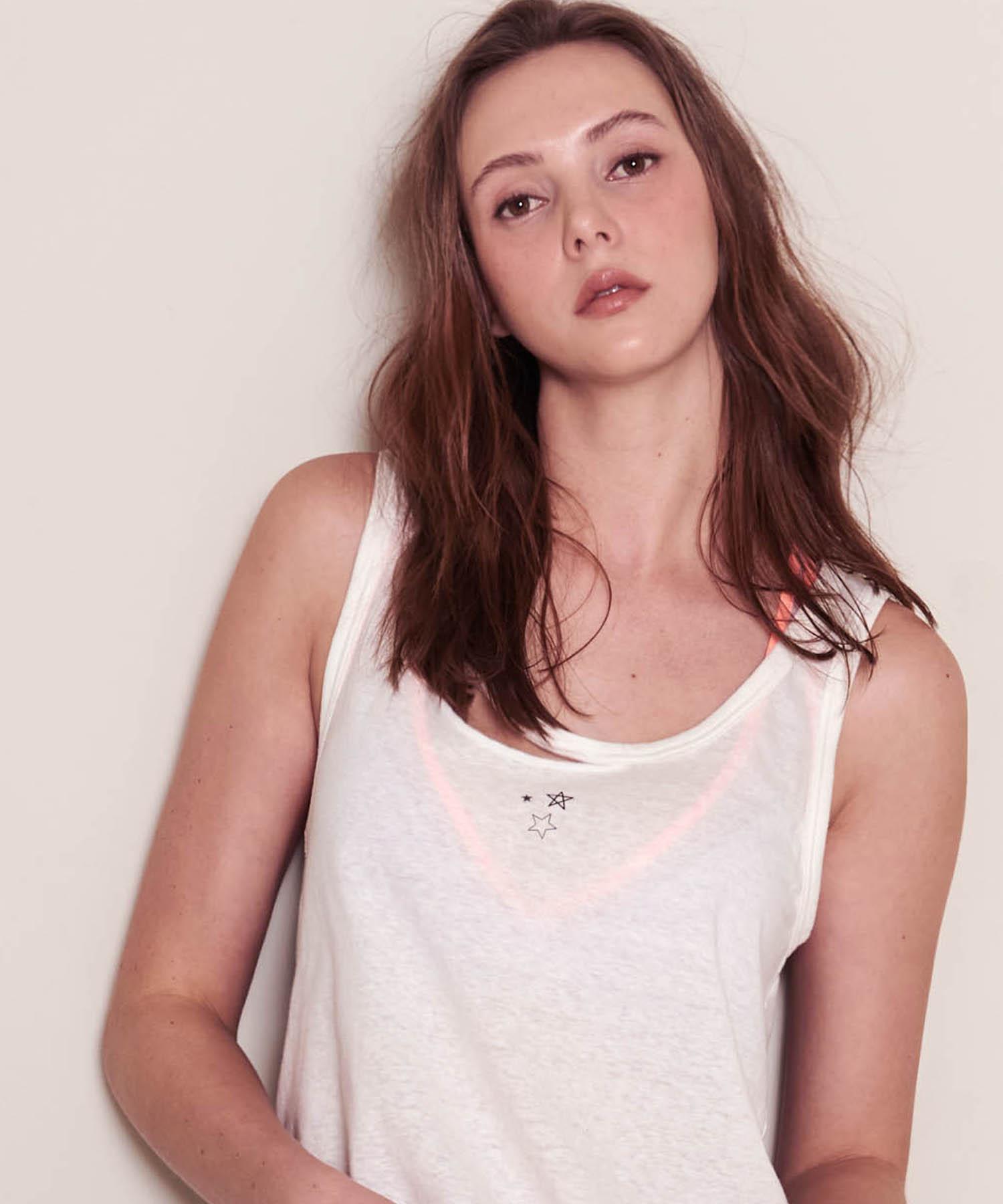 Under Thing Tattoo (Slit Detail Sleeveless Top) One-Size