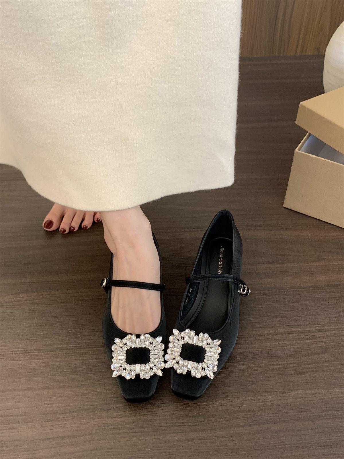 

Evening breeze spring and autumn silver new light mouth rhinestone 2025 thick heel Mary Jane high heels commuting French single shoes women 39