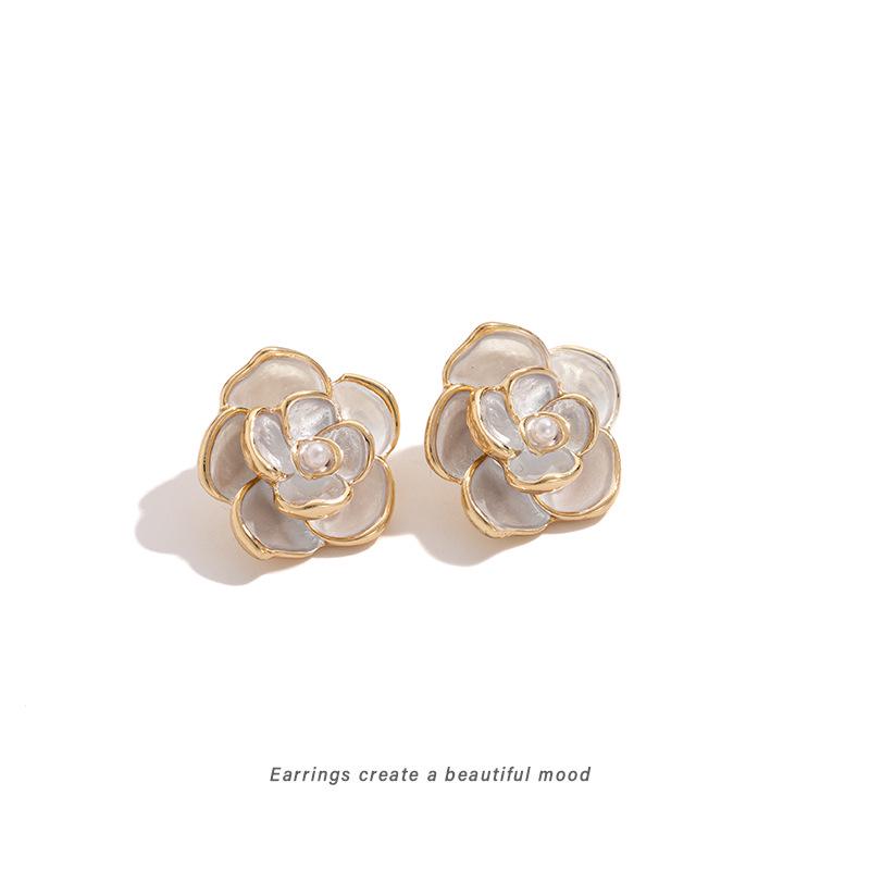 Elegant 2025 Green Camellia Flower Stud Earrings - No Piercing Clip-on for Women