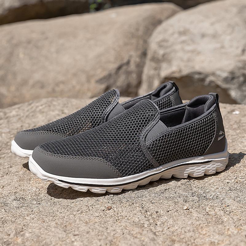 Spring and summer new mesh breathable casual shoes lazy walking shoes large size shoes