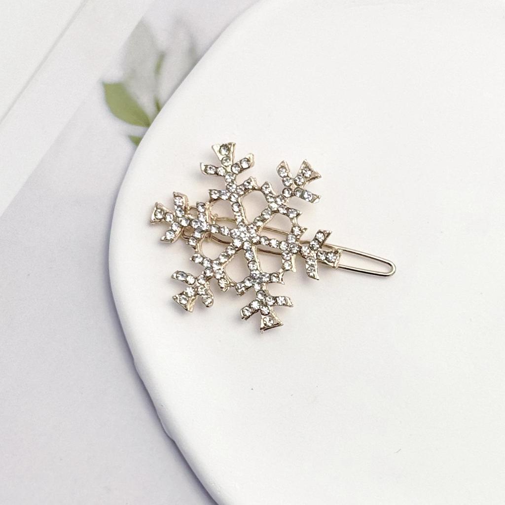 Christmas Snowflake Hair Clip for Women – Elegant Frozen Hairpin Accessory