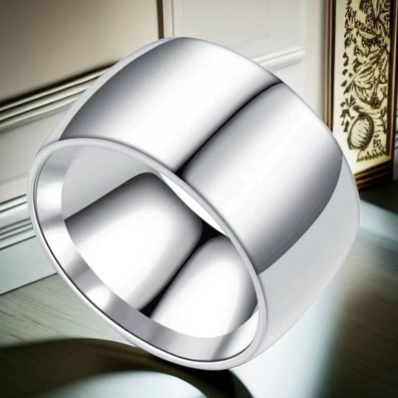 High-End Light Luxury Stainless Steel Ring for Women - Non-Fading, French Design with Titanium Finish.