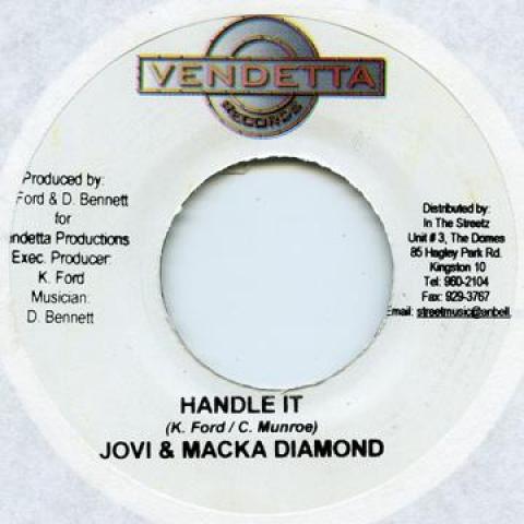 

7-дюймовая пластинка JOVI, MACKA DIAMOND / RAZOR - Handle It / Don t Dash It Away Vendetta 2005 Ямайка Регги, Ска и Даб