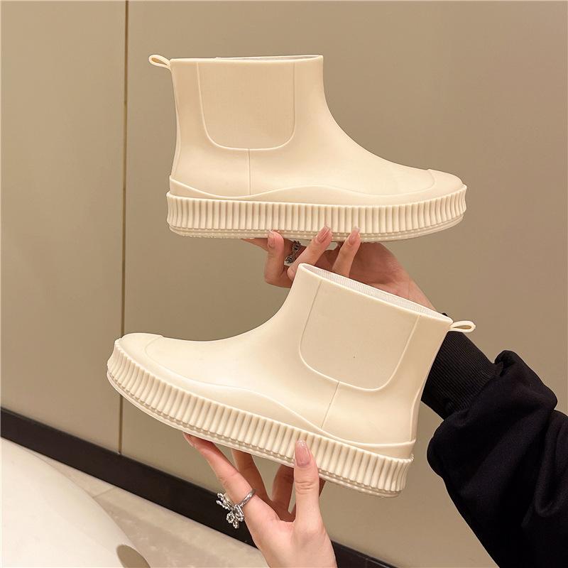 Rain shoes women's fashion outer wear overshoes lightweight waterproof rubber shoes new work non-slip adult short rain boots
