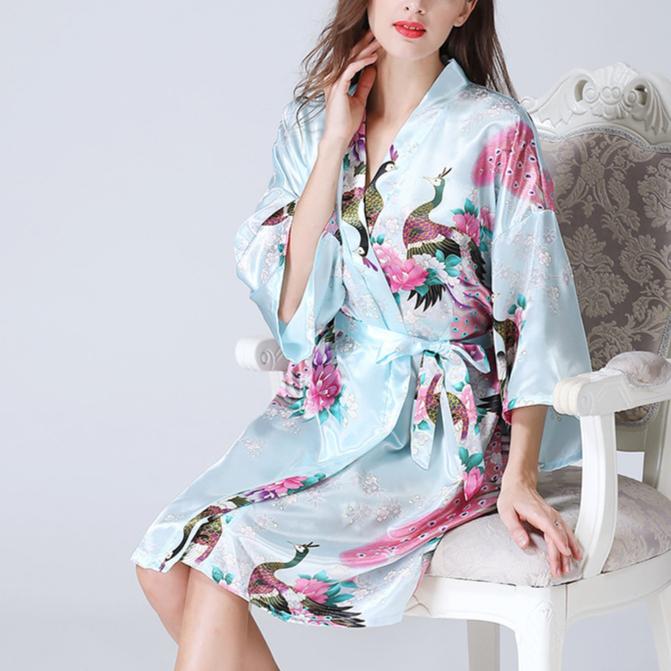 

Пижама женская осенне-зимняя с рукавами средней длины, искусственный шелковый халат, сексуальная домашняя одежда, весенне-осенний халат с павлиньим принтом One Size небесно-голубой