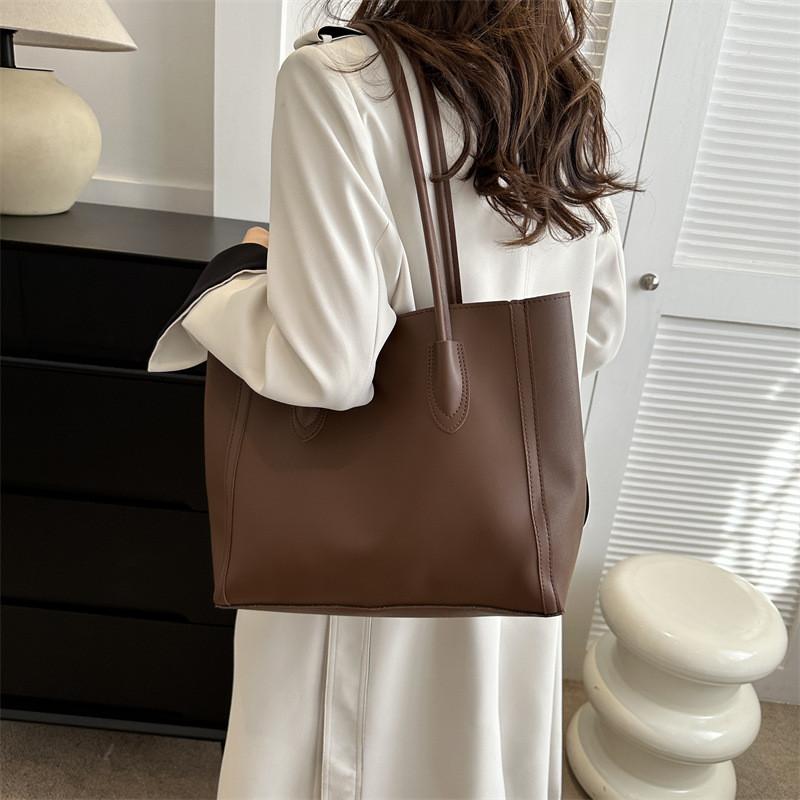 Fashionable Minimalist Shoulder Bag Vintage Unique Large Capacity Tote Bag For Fall