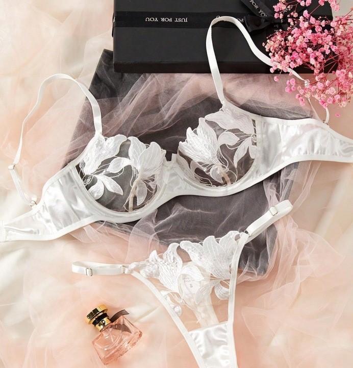 Sexy krajková vyšívaná třídílná souprava spodního prádla
