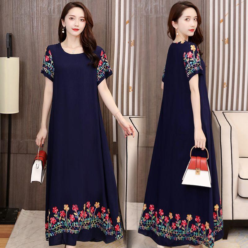 Charmantes und weiches besticktes Baumwollkleid für Frauen in Übergröße im Sommer