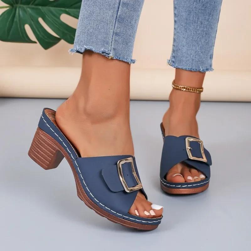 Fashion 2025 Metal Buckle Slippers Flats Platform Flip Flops Shoes Female Summer Beach Sandals Fashion New Casual Open Toe Slides
