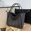Vintage-Tragetasche aus kariertem Flanell für Damen, große Tragetasche mit fortschrittlichem Tragegefühl, leicht und bequem, einzigartige Schultertasche