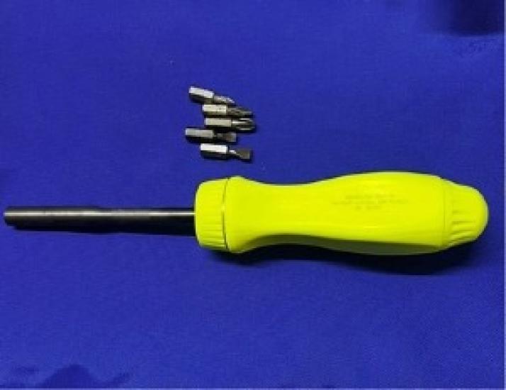 

Snap On SSDMR4B Ratcheting Hard Handle Screwdriver Hi-viz Near Mint