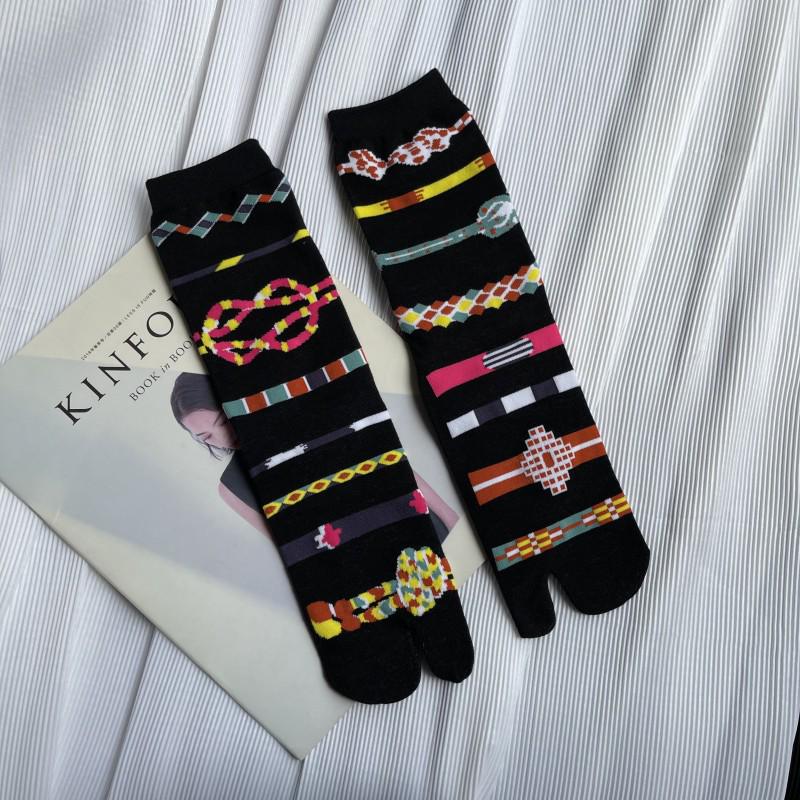Trendy Japanese Multi-Color Jacquard Floral Tabi Socks - Cute Split-Toe Mid-Calf Design