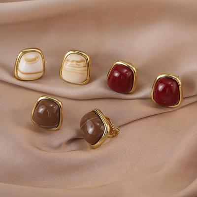 Vintage Burgundy Geometric Clip-On Earrings | Eco-Friendly & Elegant French Minimalist Style