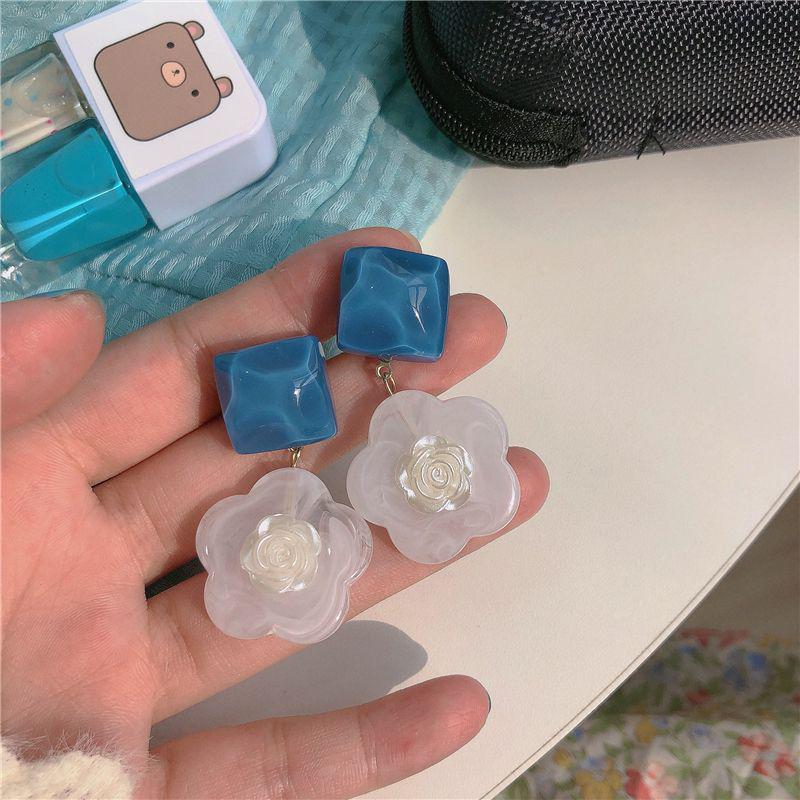 Dreamy Summer Romance Earrings: South Korea's New Trend for Women