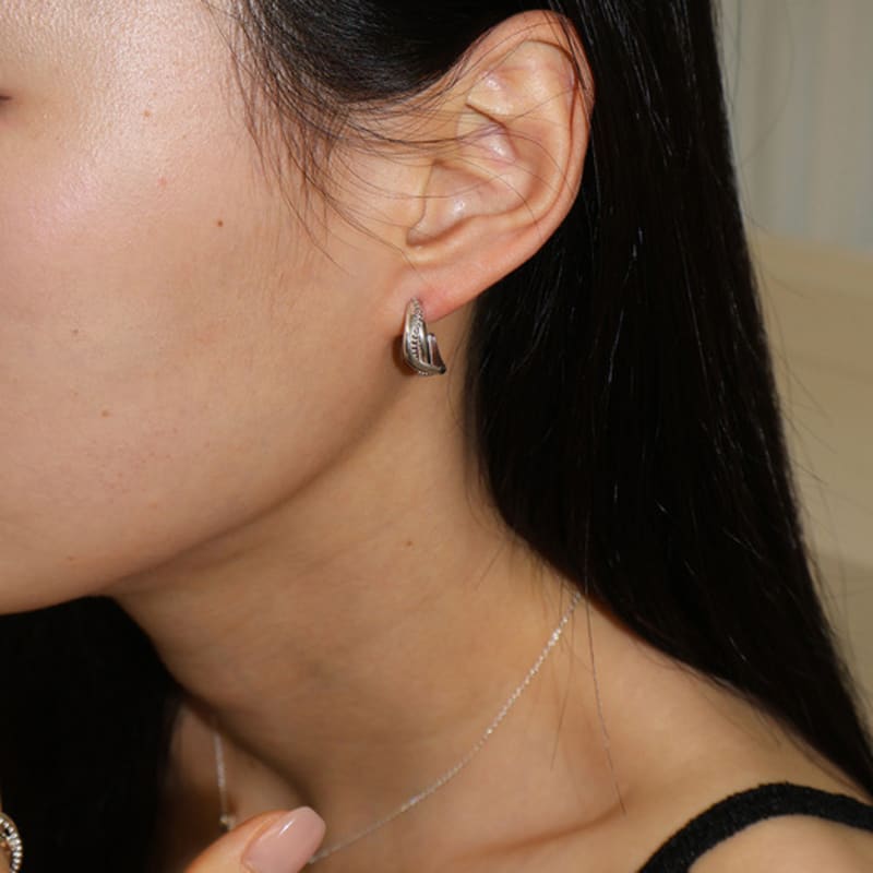 

Monde Ligne Ripple earring silver