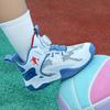 Jungen Sportschuhe 2025 Herbst neue Kinderschuhe Drehknopf Basketballschuhe Netzobermaterial Student rutschfest Laufschuhe