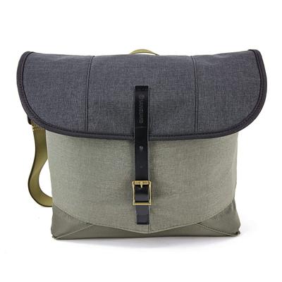 VEO TRAVEL 28 BK Umhängetasche (Schwarz & Khaki)