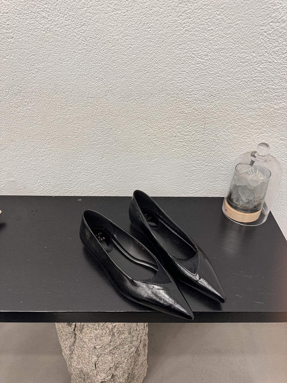 

Модные женские туфли с острым носком, новинка 2024 года, модные туфли на плоской подошве, черные, белые, коричневые, повседневные туфли-мюли, женские, 39 5.5 чёрный