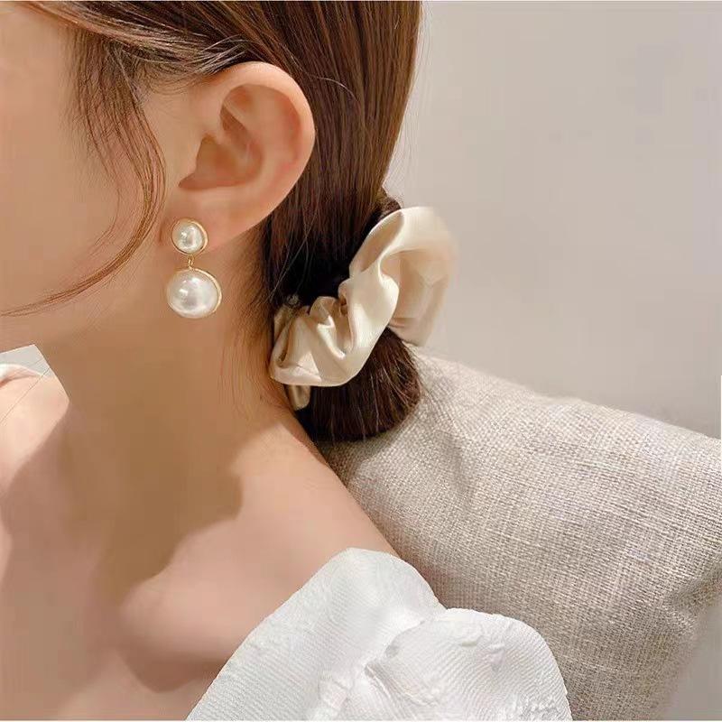 Trending Pearl Earrings for Women Vintage Elegant Versatile Designer Unique Premium Sophisticated Minimalist Viral Jewelry Gift Idea