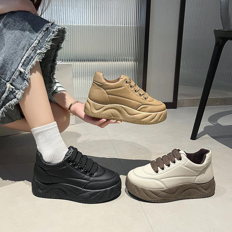 Fashion Four Seasons 2024 New Thick soled Women's Board Shoes Fashion Student Sports and Leisure Shoes