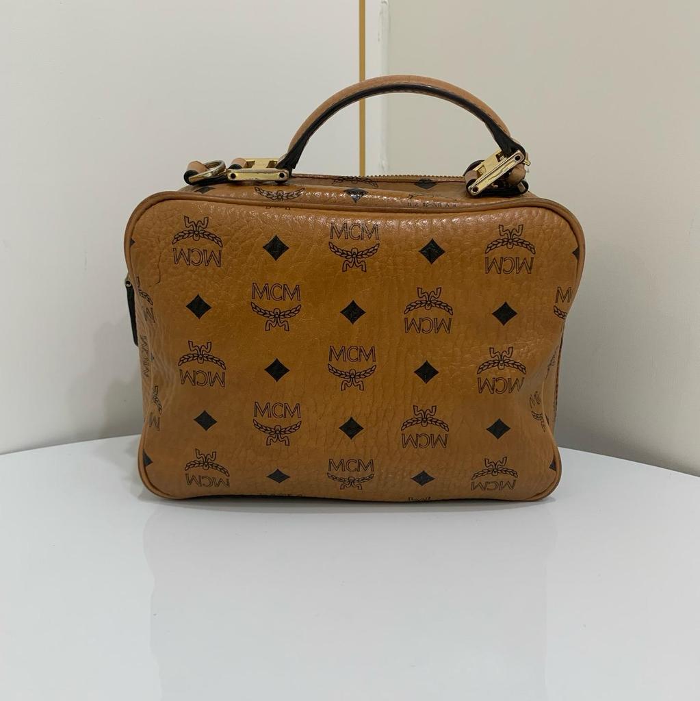 [Pre-Owned] Aren 24k Gold Plated Metal Accessories Monogram Print Removable Adjustable Webbing Coated Canvas Camera Bag Crossbody - Very Good #1DEG2A8