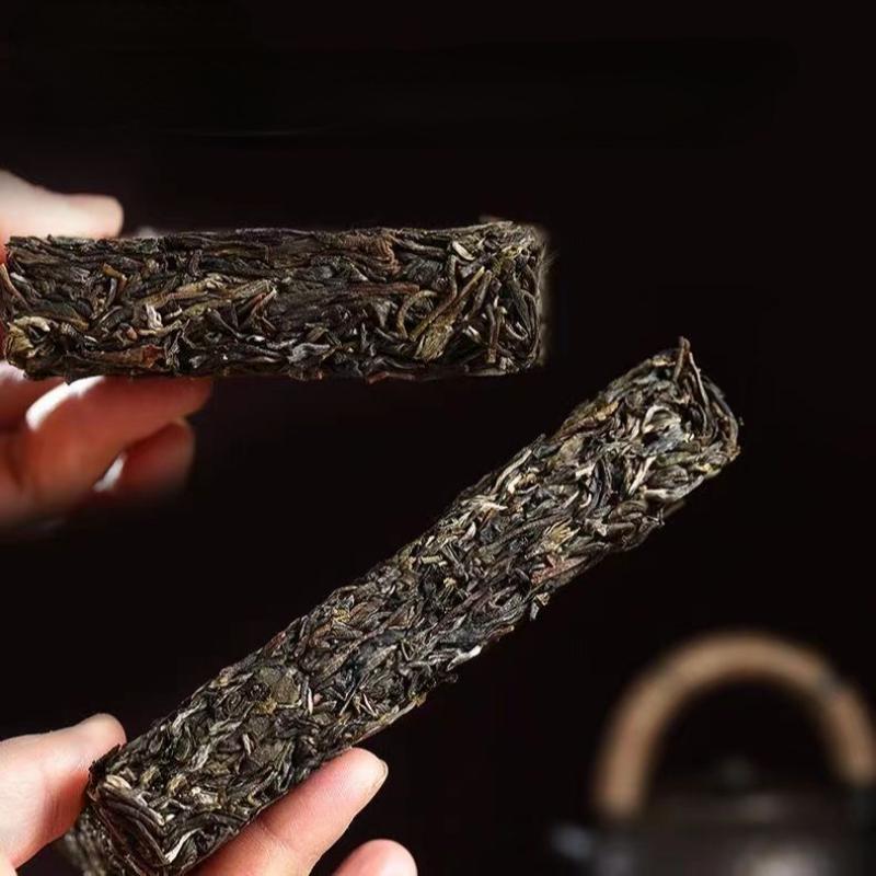 Iceland Old Tree Pu-erh Shengcha Yunnan Pu'er Green Tea 250g Puerh Tea Brick