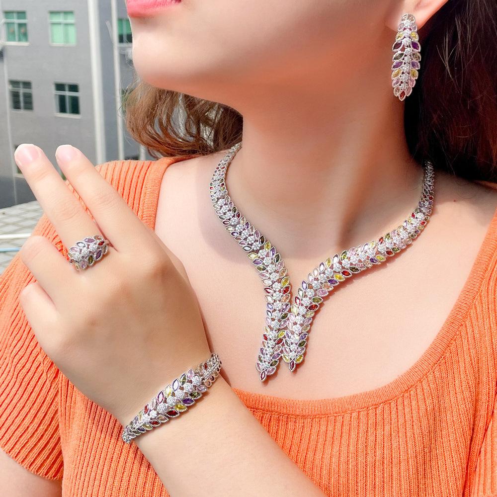 Kleid Luxus Farbiger Zirkon Schlüsselbein Kette Voller Diamant Halskette Ohrringe Armband Ring Set Kette Braut Schmuck