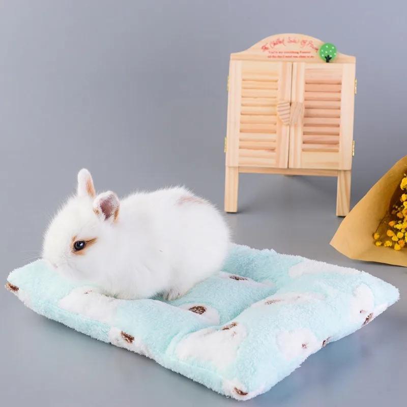 Winter Warm Small Animal Bed Mat, Soft Plush Cushion for Hamster Guinea Pig Rabbit Chinchilla
