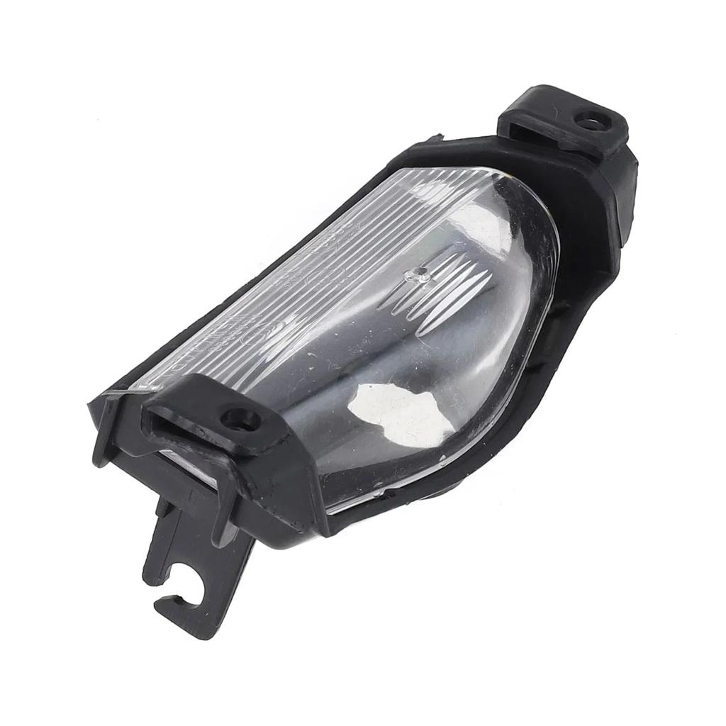 הוסף סטייל ופונקציונליות ל-For Mazda 2 3 2009 2013 שלך עם 2 יחידות כיסויי מנורות לוחית רישוי אחוריים