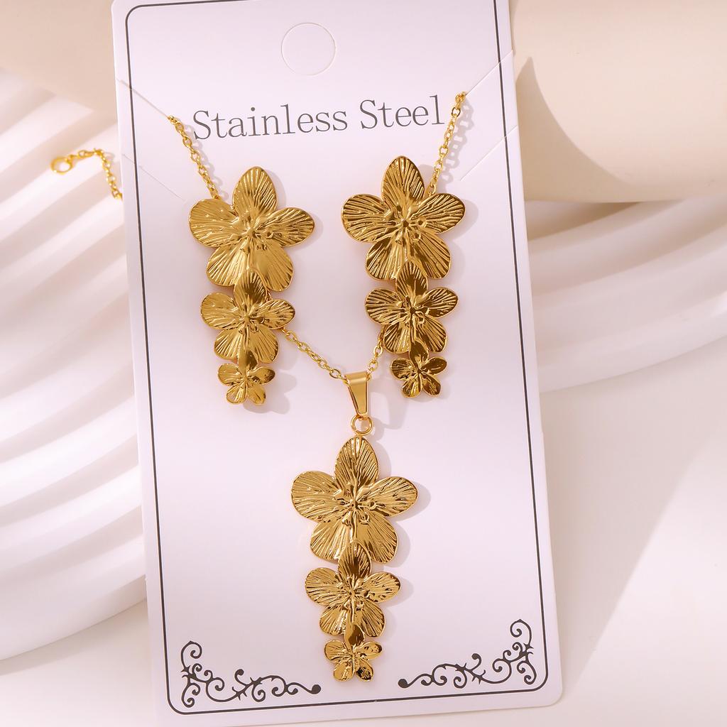 Personalized European and American Fashion Stainless Steel Stud Earrings Necklace Titanium Steel Non-fading Jewelry Set