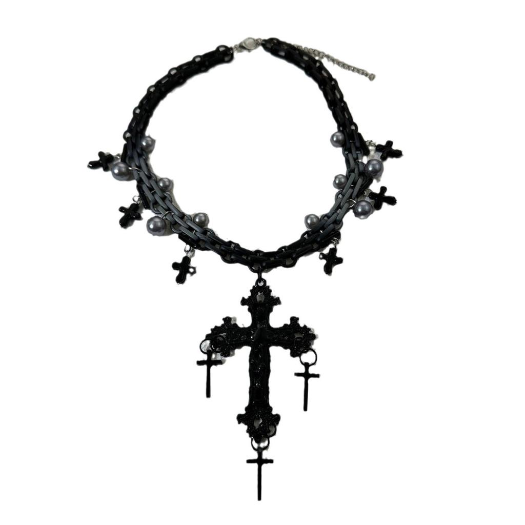 Elegant Dark Themed Crosses Necklace for Gothic Styles Enthusiasts and Trendsetters In Fashion Statement Pieces