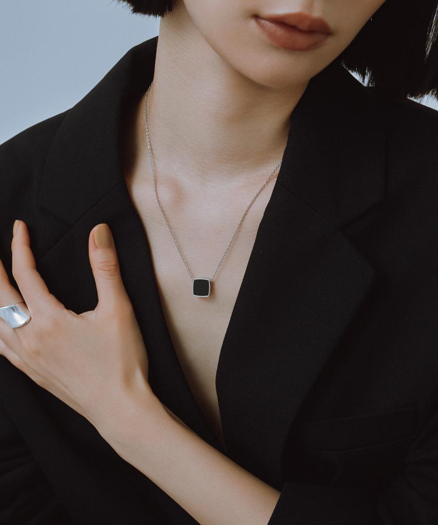 Novice Tokyo Onyx Pendant Necklace [Stainless] / Silver