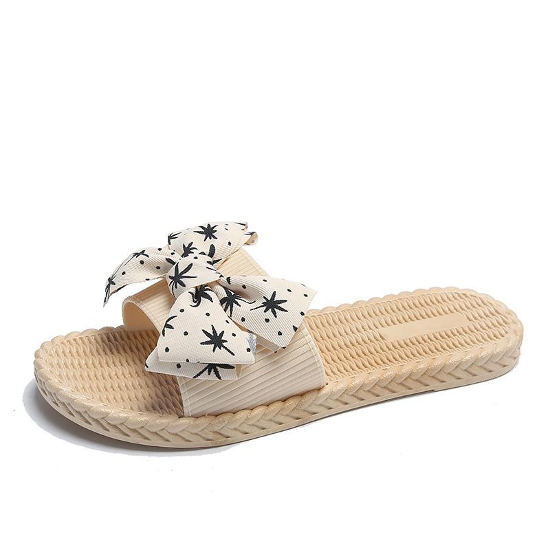 The New Style of Shoes Is A Versatile Flat and Anti-slip Flip-flop for Female Students