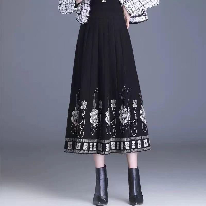 Damska dzianinowa spódnica midi z wysokim stanem w stylu etno, linia A - wyszczuplająca, na jesień/zimę