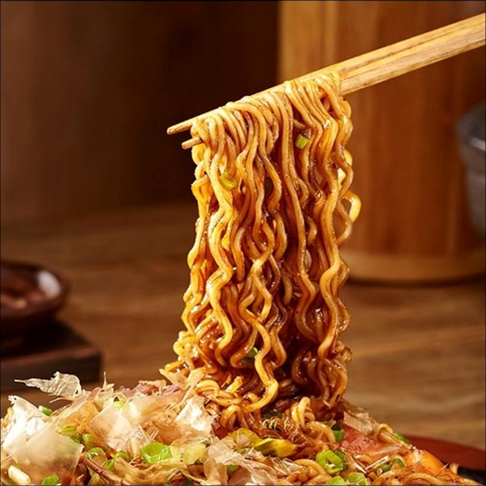 [Samyang] Buldak Yakisoba Hot Chicken Ramen 100g (4 Cups / 6 Cups Bundle) - Spicy & Savory Japanese Style K-Noodle (Limited Edition)