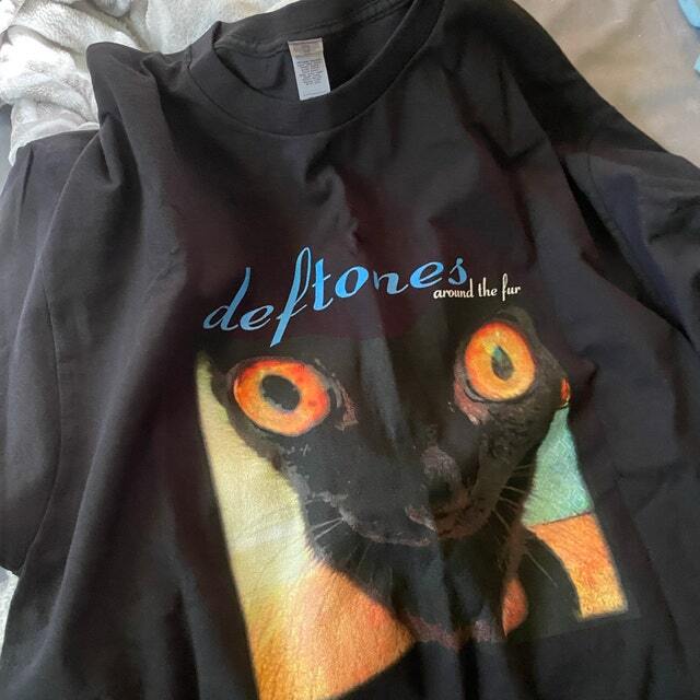 

Retro vintage style t-shirt Deftones around the fur cat TE1607 Unisex T-Shirt S