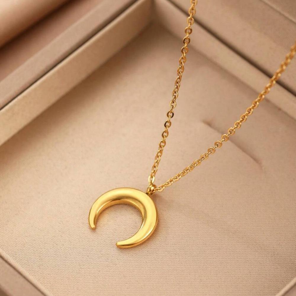 Personality Design Classic Gold Color Stainless Steel Moon Pendant Necklace for Women Charm Enfashon Hip Hop Rock Collar Jewelry