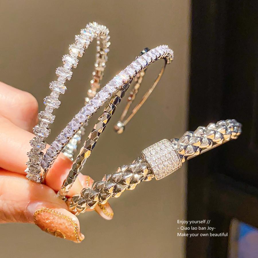Silver Zircon Geometric Fashion Cuff For Stylish Office Wear