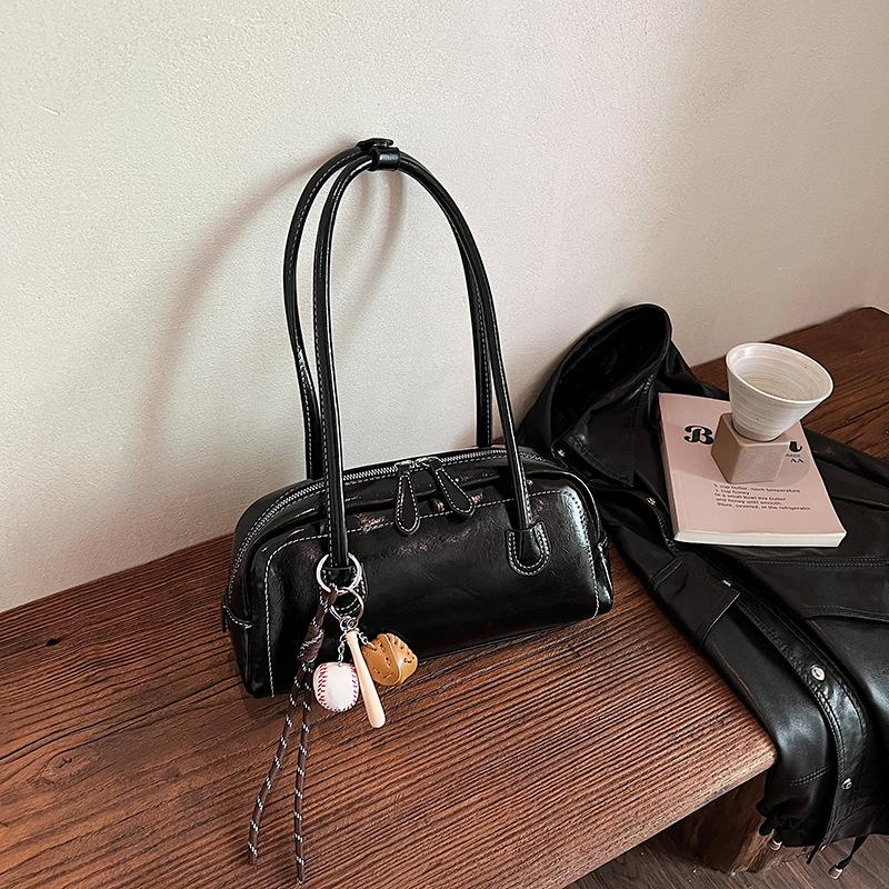 Retro Versatile Underarm Baguette Bag Women's Autumn and Winter Advanced Texture Light Luxury Niche Portable Shoulder Bag