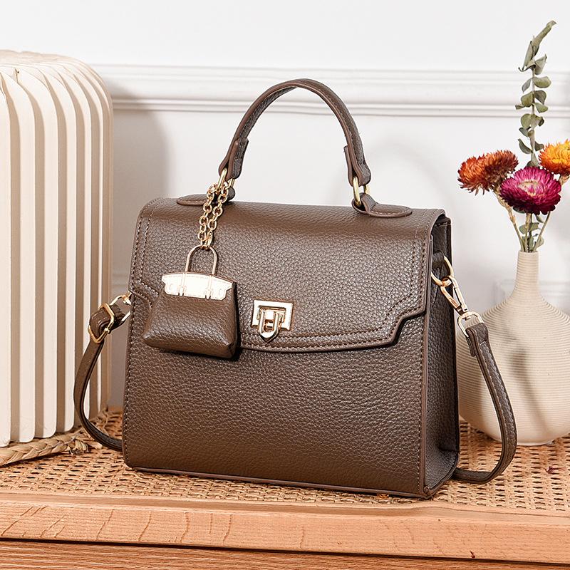 

Сумки Женские сумки-мессенджеры 2025 Новые женские универсальные сумки Женские сумки Повседневные маленькие квадратные сумки Сумки через плечо Женские сумки кофейный