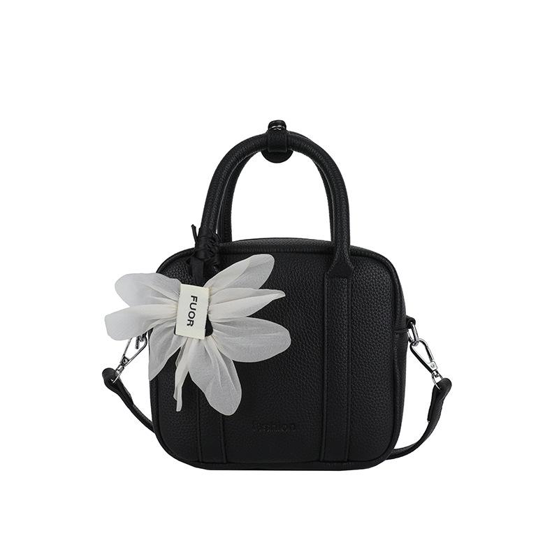 Small square bag women's new texture niche retro commuting large-capacity portable shoulder bag